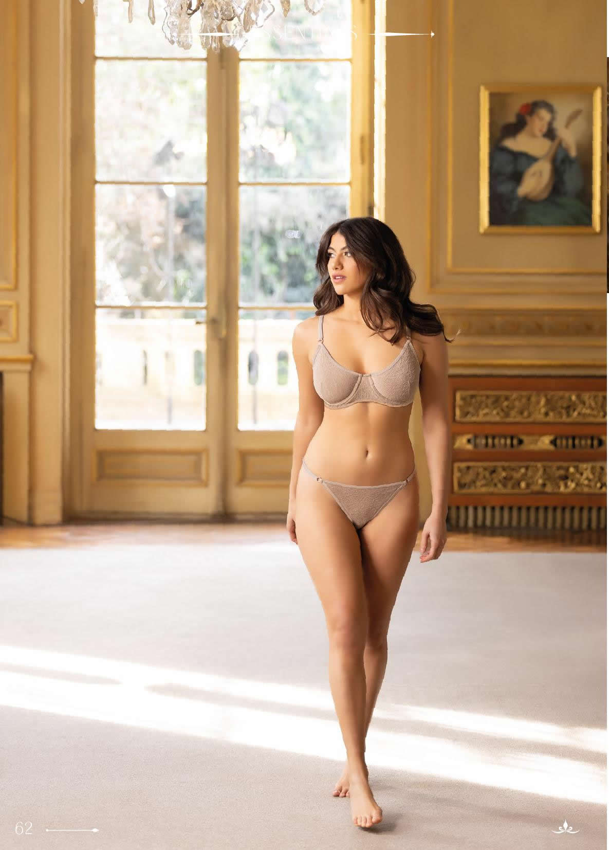 Cris Latina Art 1006